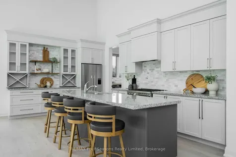 112 Goldie Court Blue Mountains ON L9Y 0V5