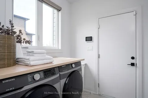 112 Goldie Court Blue Mountains ON L9Y 0V5