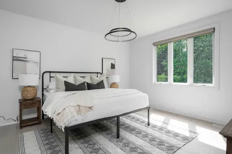 112 Goldie Court Blue Mountains ON L9Y 0V5