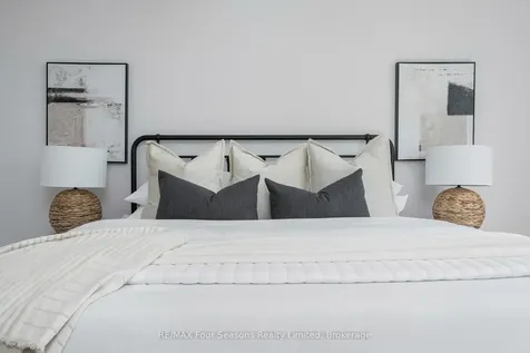 112 Goldie Court Blue Mountains ON L9Y 0V5