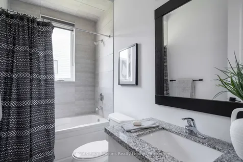 112 Goldie Court Blue Mountains ON L9Y 0V5