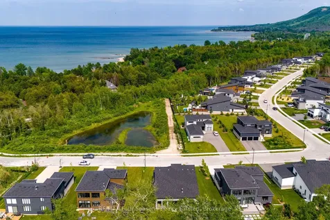 112 Goldie Court Blue Mountains ON L9Y 0V5