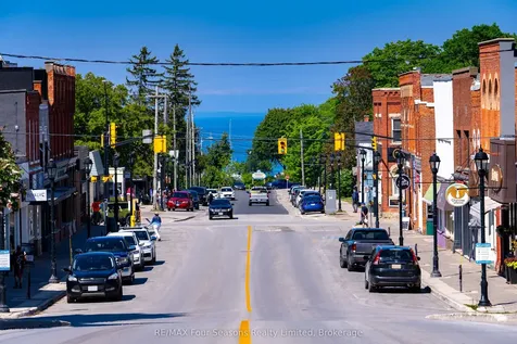 112 Goldie Court Blue Mountains ON L9Y 0V5