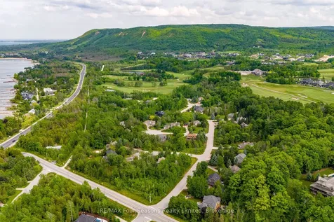 112 Goldie Court Blue Mountains ON L9Y 0V5