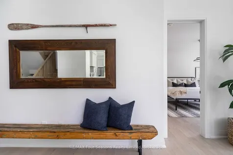 112 Goldie Court Blue Mountains ON L9Y 0V5