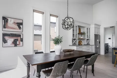 112 Goldie Court Blue Mountains ON L9Y 0V5