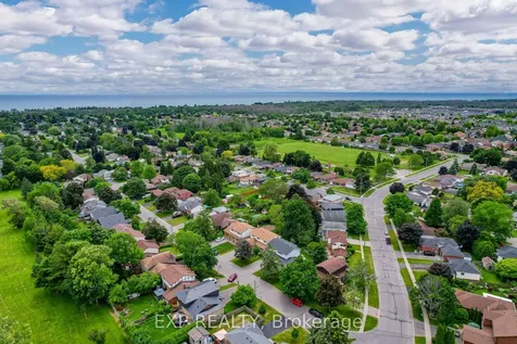 827 Northwood Drive Cobourg ON K9A 4W2