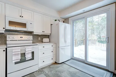 98 Mccarron Crescent Waterloo ON N2L 5N2