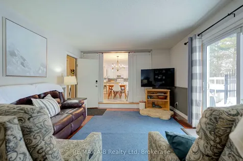 98 Mccarron Crescent Waterloo ON N2L 5N2