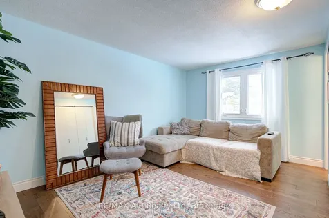 98 Mccarron Crescent Waterloo ON N2L 5N2