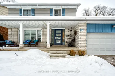 98 Mccarron Crescent Waterloo ON N2L 5N2