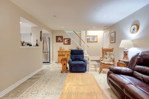 98 Mccarron Crescent Waterloo ON N2L 5N2