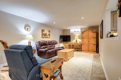 98 Mccarron Crescent Waterloo ON N2L 5N2
