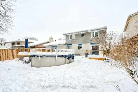 98 Mccarron Crescent Waterloo ON N2L 5N2