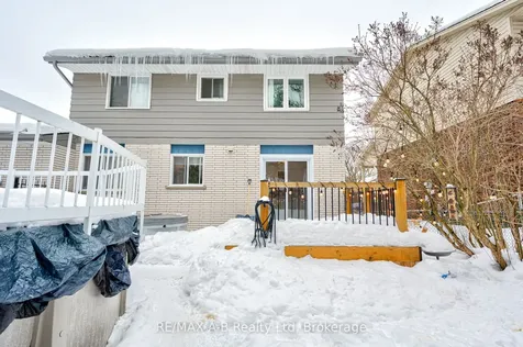 98 Mccarron Crescent Waterloo ON N2L 5N2