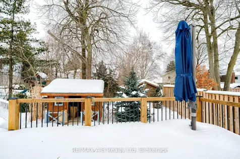 98 Mccarron Crescent Waterloo ON N2L 5N2