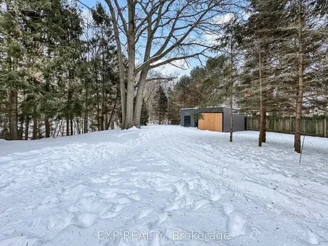 4740 East Street Central Elgin ON N5L 1J1