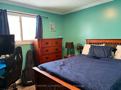 757 Comstock Crescent Brockville ON K6V 6C9