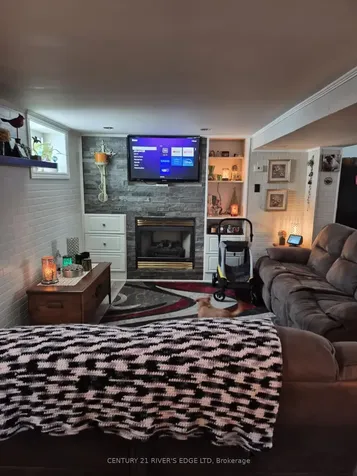 757 Comstock Crescent Brockville ON K6V 6C9