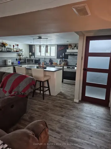 757 Comstock Crescent Brockville ON K6V 6C9