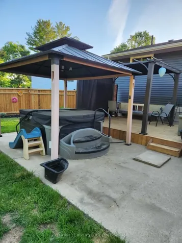 757 Comstock Crescent Brockville ON K6V 6C9