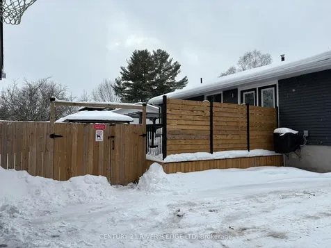 757 Comstock Crescent Brockville ON K6V 6C9