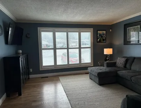 757 Comstock Crescent Brockville ON K6V 6C9