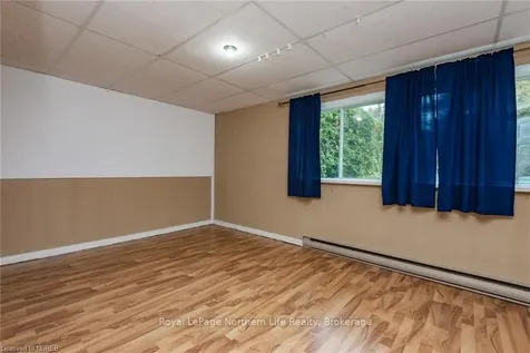 43 Rosedale Court North Bay ON P1A 3W1