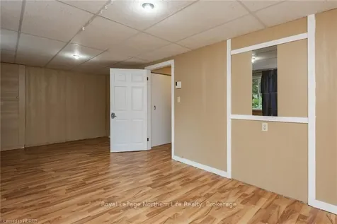 43 Rosedale Court North Bay ON P1A 3W1
