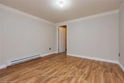 43 Rosedale Court North Bay ON P1A 3W1
