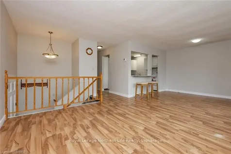 43 Rosedale Court North Bay ON P1A 3W1