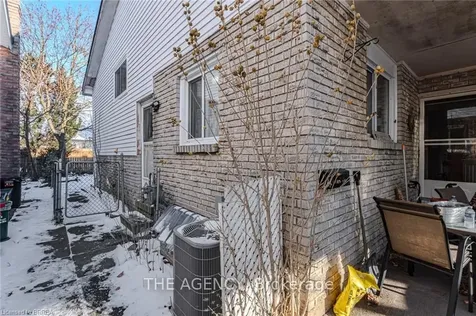 30 Autumn Road Brantford ON N3R 7B2