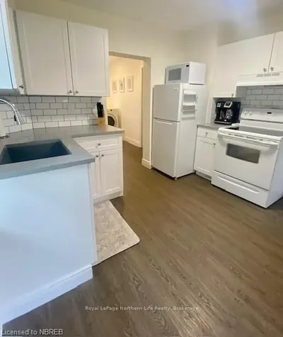 141 Fifth Avenue W North Bay ON P1B 3N4