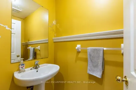 9 Lovell Crescent Brantford ON N3T 6P3