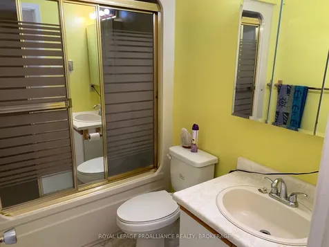 382 Victoria Avenue Gananoque ON K7G 2S5