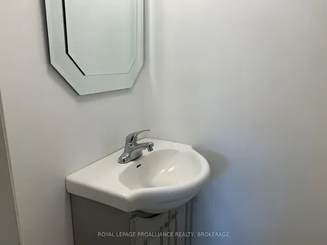 382 Victoria Avenue Gananoque ON K7G 2S5