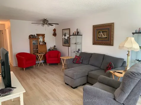 382 Victoria Avenue Gananoque ON K7G 2S5