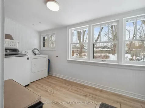 487 Point Abino Road S Fort Erie ON L0S 1N0