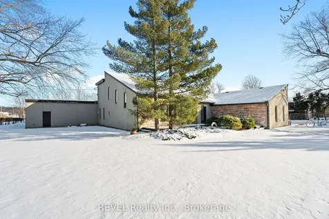 1081 Seymour Avenue Fort Erie ON L2A 5S4