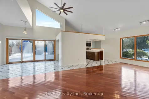 1081 Seymour Avenue Fort Erie ON L2A 5S4