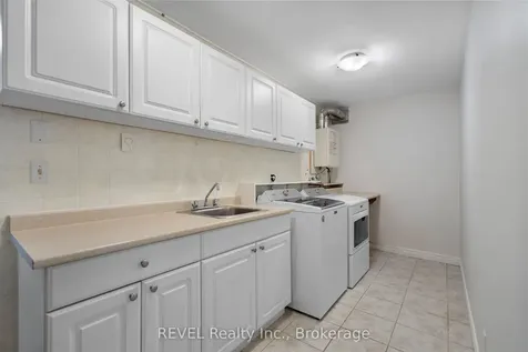 1081 Seymour Avenue Fort Erie ON L2A 5S4