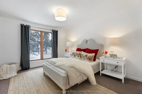 26 Curling Road Bracebridge ON P1L 1M6