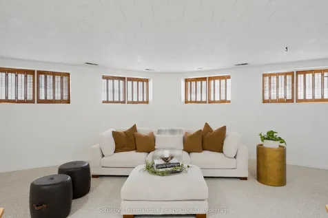 26 Curling Road Bracebridge ON P1L 1M6