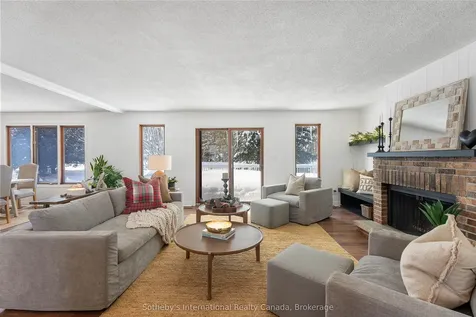 26 Curling Road Bracebridge ON P1L 1M6