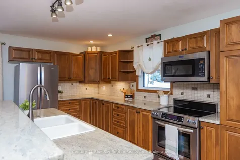 105 Greenwood Drive Bonfield ON P0H 1E0