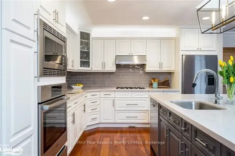 110 Scotts Court Blue Mountains ON N0H 1J0