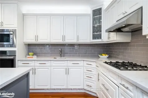 110 Scotts Court Blue Mountains ON N0H 1J0