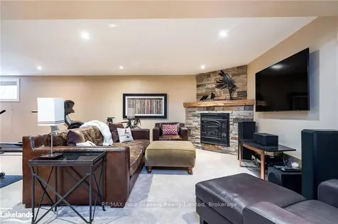 110 Scotts Court Blue Mountains ON N0H 1J0