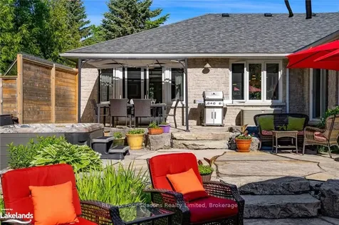 110 Scotts Court Blue Mountains ON N0H 1J0