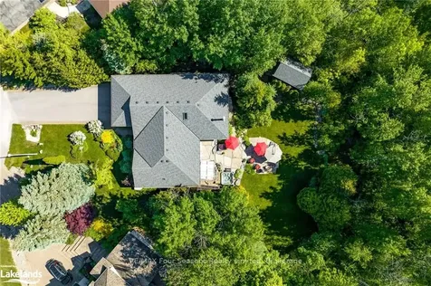 110 Scotts Court Blue Mountains ON N0H 1J0